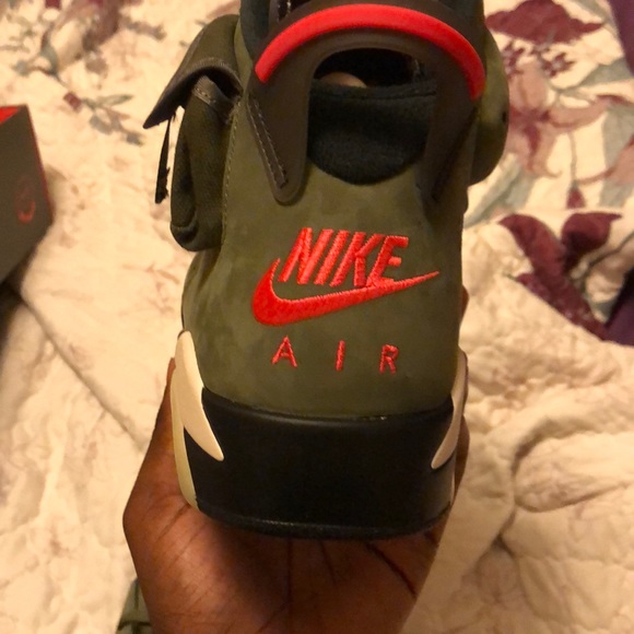 Travis scott jordan 6’s - Picture 6 of 7